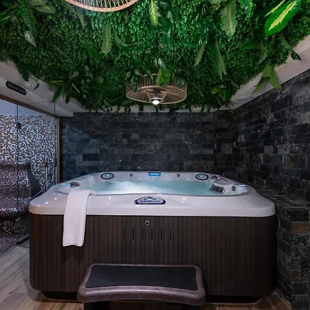 ホテル Utopia Forest ブルガス