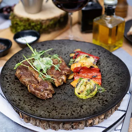 ホテル Utopia Forest ブルガス